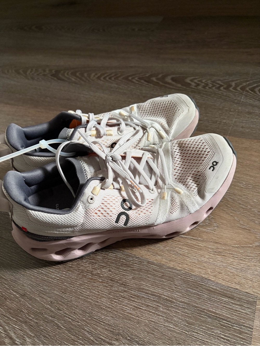 On Cloudsurfer Trail Women’s Size 8 Running Shoes White Blush Pink